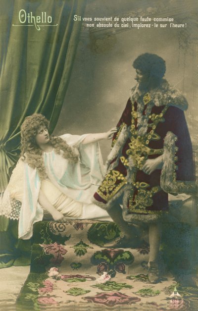 Otelo com Desdêmona. Cena do jogo trágico de William Shakespeares escrito cerca de 1603. Cartão enviado em 1913. de French Photographer