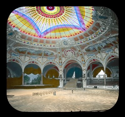 Exposição de Paris: Salle des Fetes, 1900 (lanterna) de French Photographer