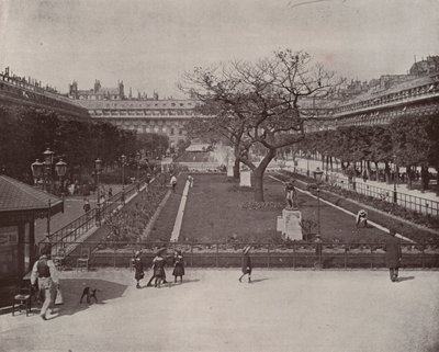 Paris: Jardim do Palácio Real (foto a p/b) de French Photographer