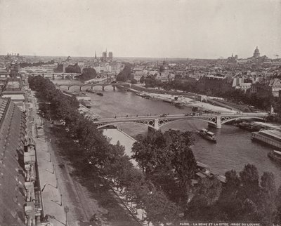 Paris: Vista do Sena e da Ilha da Cidade (foto a p/b) de French Photographer