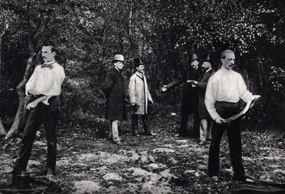 Encenação fotográfica: o duelo com a lança. de French Photographer