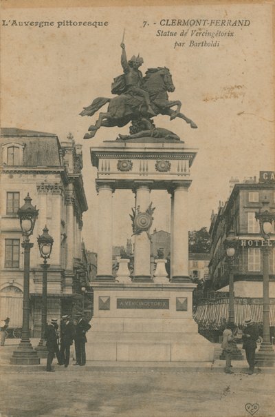 Auvergne pitoresca - estátua de Vercingetorix por Bartholdi em Clermont-Ferrand. Postal enviado em 1913. de French Photographer