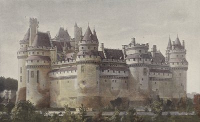 Pierrefonds, Chateau (vista da estrada para Villers-Cotterets) de French Photographer