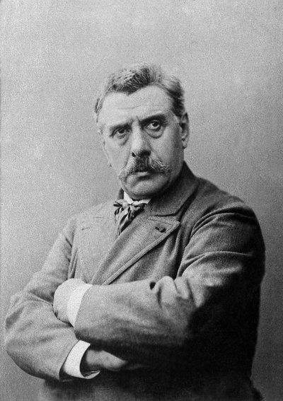 Retrato de Jean Joseph Alexandre Falguiere (1831-1900), professor de escultura na École des Beaux-Arts de Paris. de French Photographer