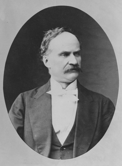 Retrato de Léon Adam de French Photographer