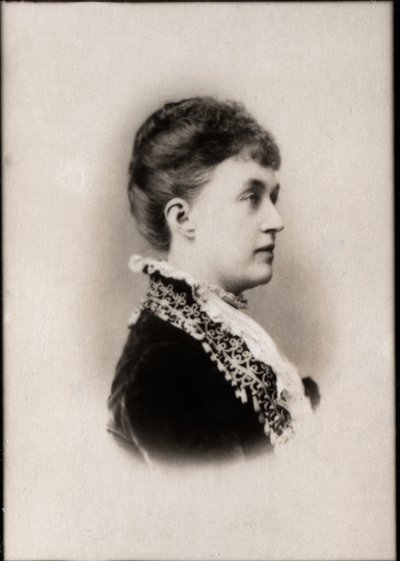 Retrato da princesa Adelheid Marie de Anhalt Dessau (1833-1916), grã-duquesa de Luxemburgo. de French Photographer