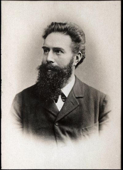 Retrato de Wilhelm Conrad Roentgen ou Rontgen (1845-1923), físico alemão. de French Photographer