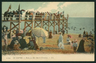 Cartão postal representando os banhos Marie-Christine em Le Havre, c.1900 (foto de bw colorida) de French Photographer