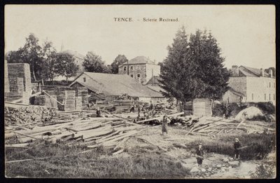 Cartão postal representando a serraria Reviraud em Tence, Haute-Loire, c.1900 de French Photographer