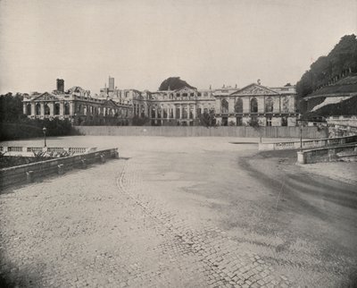 Ruínas do Palácio de St Cloud (foto a p/b) de French Photographer