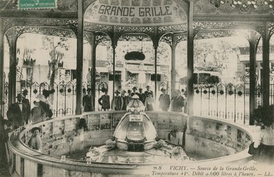 Fonte da nascente do Grand Grille em Vichy. Postal enviado em 1913. de French Photographer