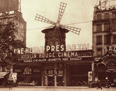 O cabaré e cinema "Le Moulin Rouge" em Paris de French Photographer