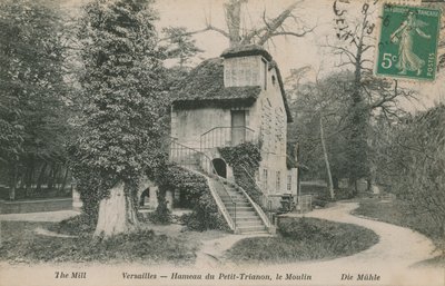 O moinho em Hameau de la reine, um retiro rústico construído para Marie Antoinette no parque do Chateau de Versailles perto do Petit Trianon. Postal enviado em 1913. de French Photographer