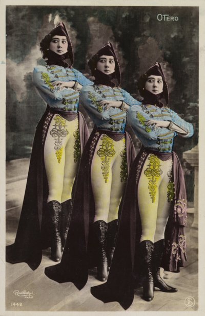 Três mulheres idênticas de French Photographer