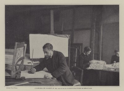Atelier de traçado e costura na Beauvais Tapestry Manufacture, França (foto a p/b) de French Photographer