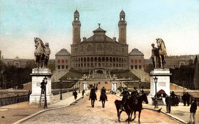 Palácio Trocadero construído para a Feira Mundial de Paris de 1878, c. 1906 (foto) de French Photographer