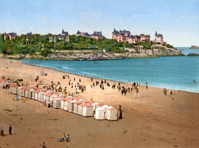 Vista de Pointe Malouine da Plage de l&39;Ecluse, Dinard, 1890-1900 de French Photographer