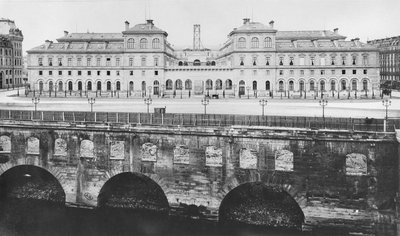Vista do Hotel-Dieu no momento de sua construção, Paris, após 1867 de French Photographer