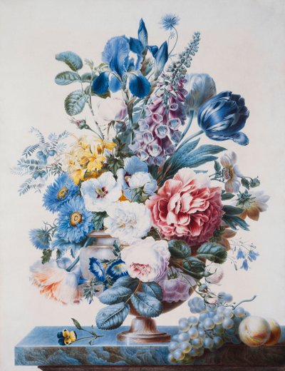 Um vaso de flores em uma borda com uvas e pêssegos, de French School
