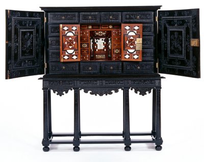 Gabinete em pé de French School