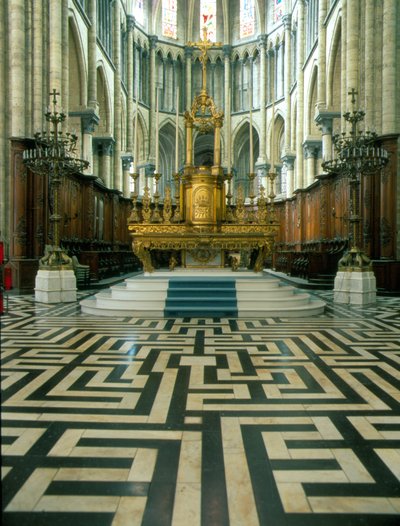 Cathedrale de Saint Omer (Norte 59): Altar e labirinto. de French School