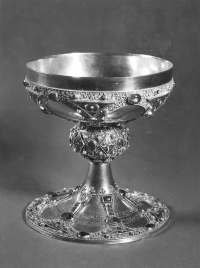 Cálice de São Remigio (d.533) Bispo de Reims (ouro, cloisonne esmalte e pérolas) de French School