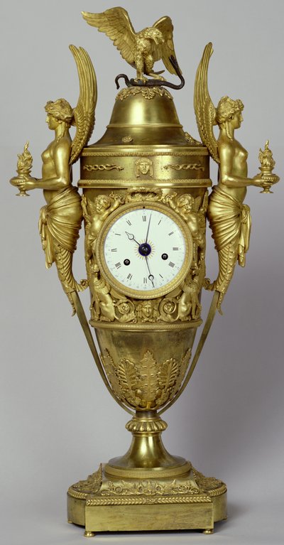 Vaso de relógio com uma águia, c.1800 (bronze dourado) de French School