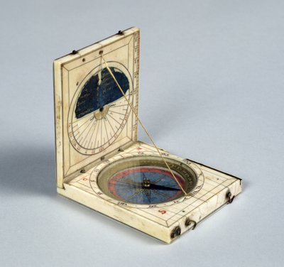 Bússola e relógio de sol, feitos em Dieppe de French School