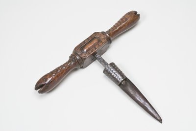 O alargador e a lima de Cooper (nogueira e ferro forjado) (ver também 701073) de French School
