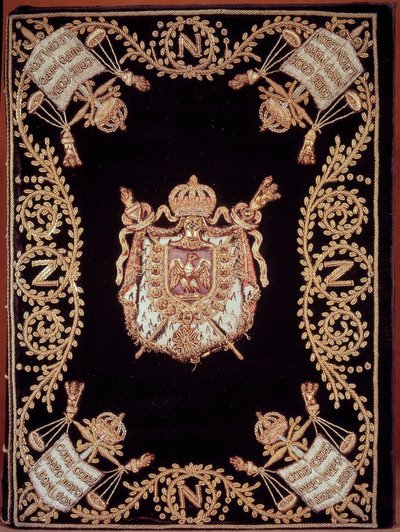 Capa de uma das doze edições originais do "Code civil des francais" promulgado por Napoleão Bonaparte em 21/03/1804. É encadernada em bordado de veludo de ouro e prata com emblema de justiça e armas do imperador. Lei Francesa dos Direitos Civis. B.N de French School