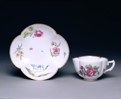 Xícara e pires, Vincennes, c.1745-52 (porcelana) de French School
