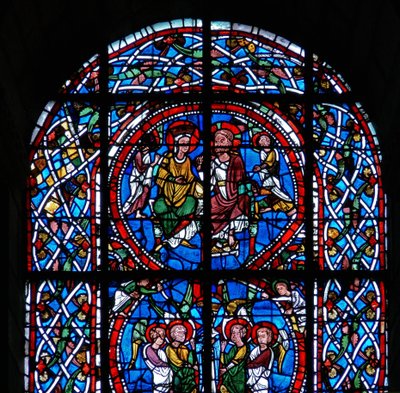 Detalhe de uma janela representando a coroação, da morte e Assunção da Virgem Maria de French School