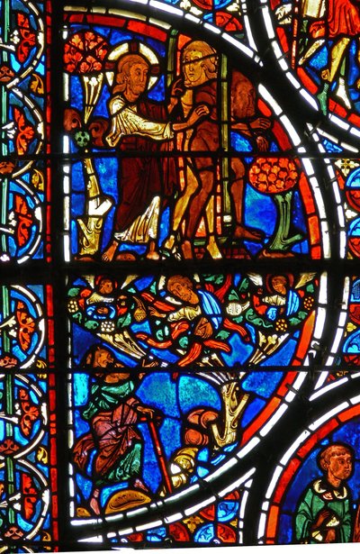 Detalhe de uma janela representando a parábola do Bom Samaritano: Deus lança Adão e Eva do Jardim do Éden de French School