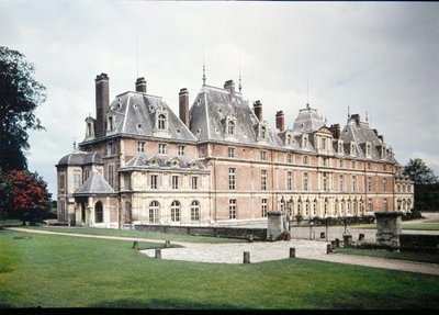 Fachada do Chateau dEu, originalmente construída em 1578 por Henri de Lorraine (1549-88) Duque de Guise de French School