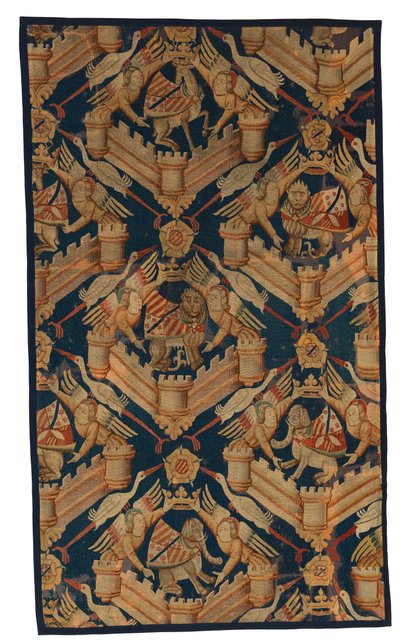 Fragmento de uma tapeçaria heráldica representando as armas de Beaufort, Turenne e Comminges, fabricada em Paris ou Arras (lã) de French School