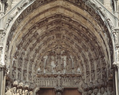 Arte Gótica: Tympanum da baía central do portal sul da Basílica de Notre Dame de Chartres de French School
