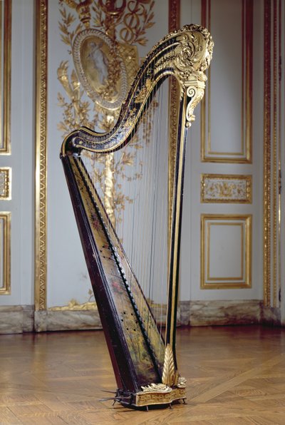 Harpa pertencente à rainha Maria Antonieta (madeira pintada e dourada) de French School