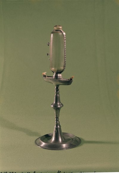 Lâmpada de hora em hora, 1677 (pewter & glass) de French School