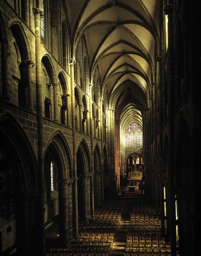 Vista interna da Catedral Saint Samson (Saint-Samson) de Dol de Bretagne (Dol-de-Bretagne) (Ille et Vilaine) de French School