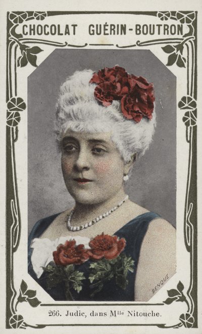 Judic, em Madame Nitouche (foto colorida) de French School