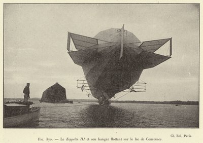 O Zeppelin III e o seu hangar flutuante no Lago Constança (gravura) de French School
