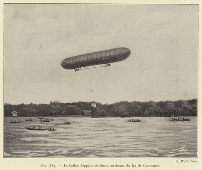 O balão Zeppelin sobrevoando o Lago Constança (gravura) de French School