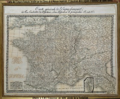 Mapa do Império Francês (Primeiro Império) bordado pelos alunos da casa imperial da Legião de Honra de Saint Denis. Imagem do bordado de 1809. Ile d