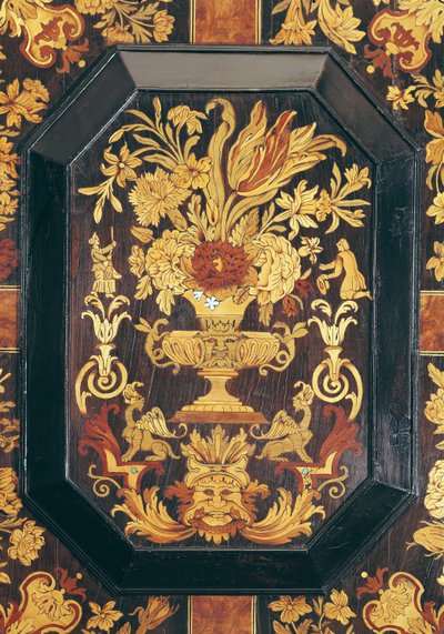 Detalhe de marchetaria de um buffet (madeira) de French School