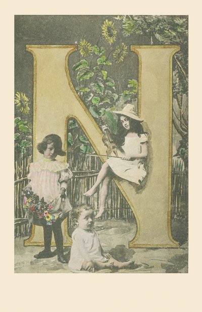 N: Uma menina segurando um violino, outra carregando flores, um bebê sentado de French School