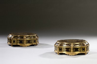 Par de caixões Luís XIV, c.1700-15 de French School