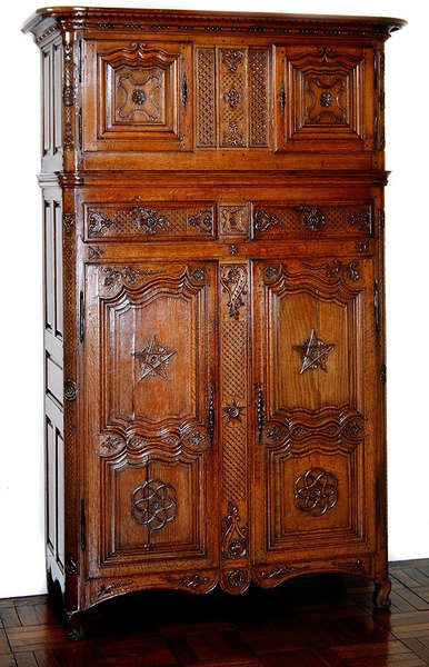 Guarda-roupa Picardia com decoração maçônica, c.1740 (madeira) de French School