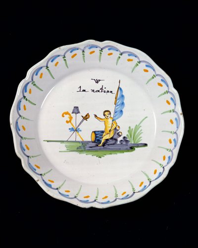Placa decorada com um gênio sentado em um tambor e as três ordens da nação (cerâmica) de French School