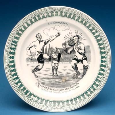 Prato com cena de futebol (cerâmica) de French School