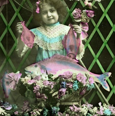 Retrato, de, um, menina, segurando, peixe, c.1898, (hand-tinted, photo) de French School